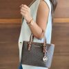 Bolsa Michael Kors Original Jet Set Travel Tote X-small Café Color Marrón Monograma Marrón Claro