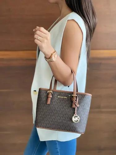 Bolsa Michael Kors Original Jet Set Travel Tote X-small Café Color Marrón Monograma Marrón Claro